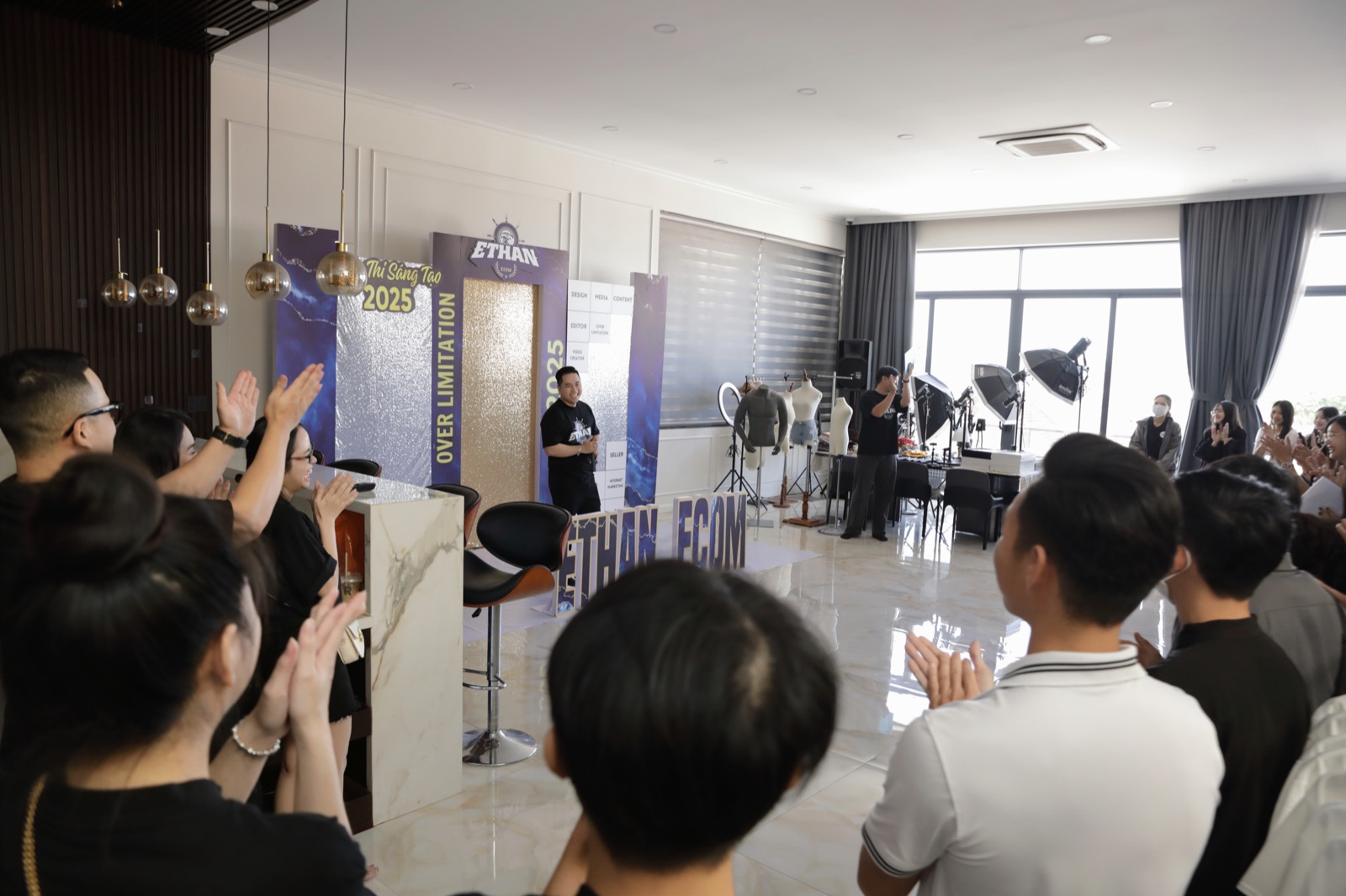 Sân khấu sự kiện sáng tạo Over Limitation 2025 của Ethan Ecom