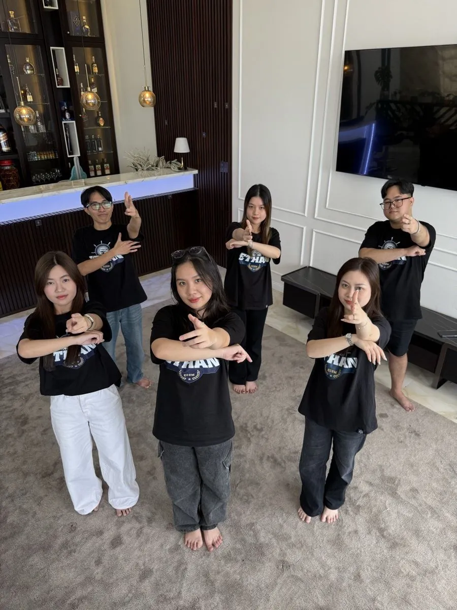 Đội ngũ con người Ethan Ecom