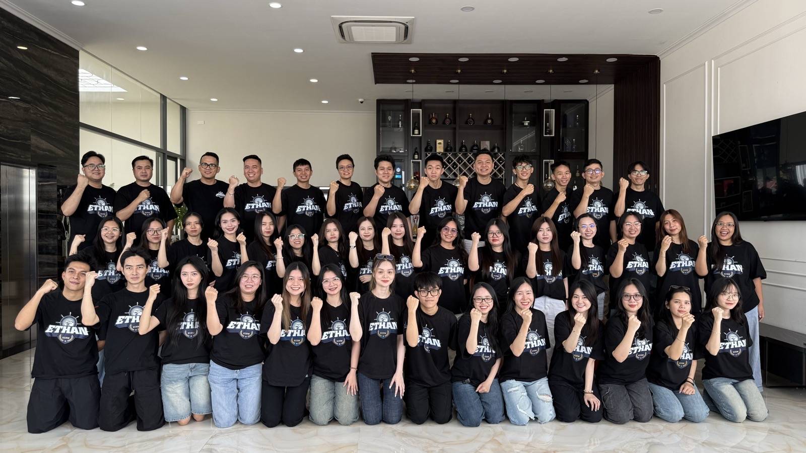 Đội ngũ Ethan Ecom cùng làm việc, con người là tài sản lớn nhất